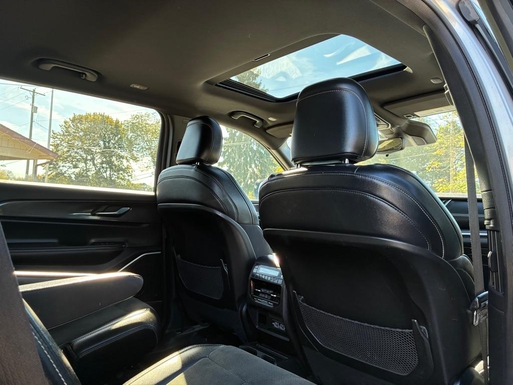 Jeep Grand Cherokee L Laredo 4WD 2021