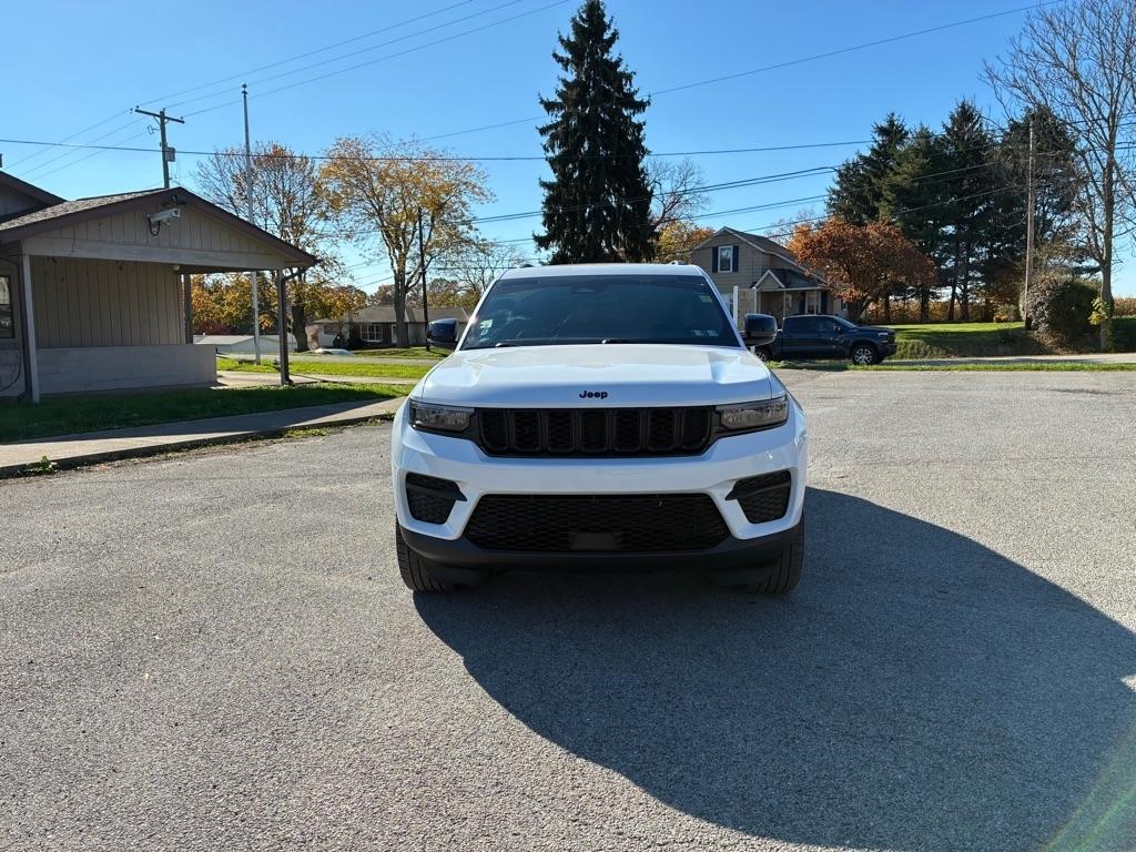 Jeep Grand Cherokee Laredo 4WD 2022