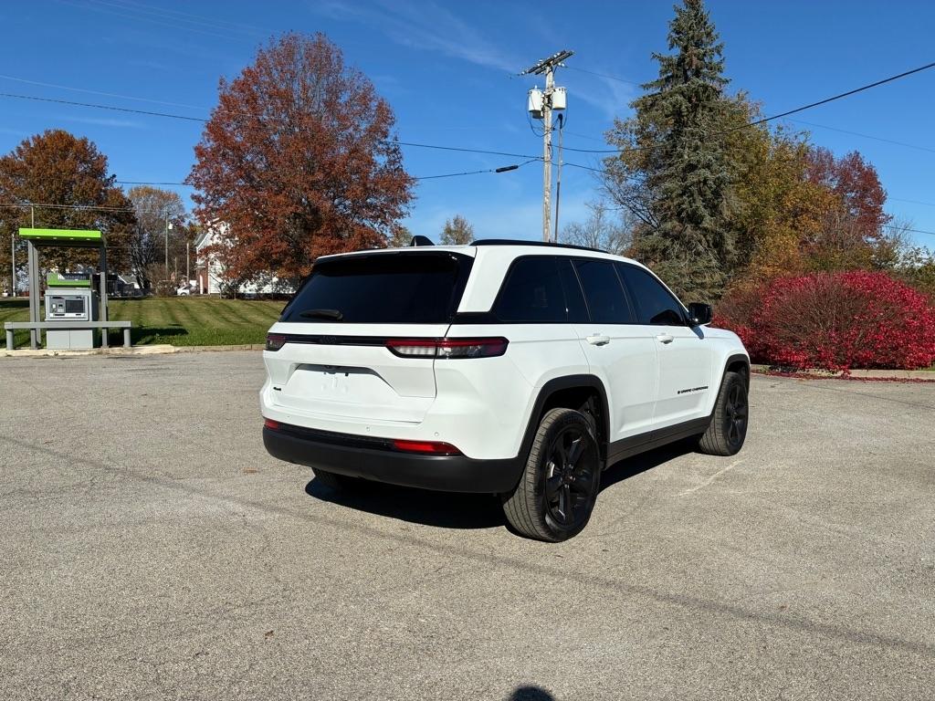 Jeep Grand Cherokee Laredo 4WD 2022
