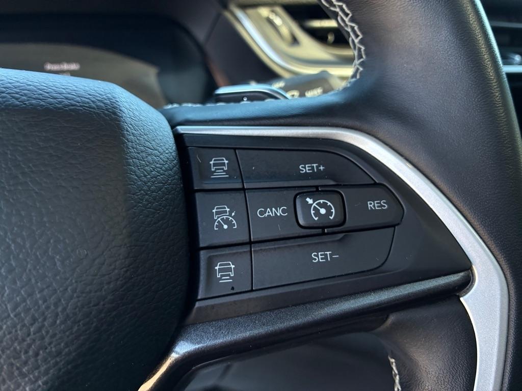 Jeep Grand Cherokee Laredo 4WD 2022