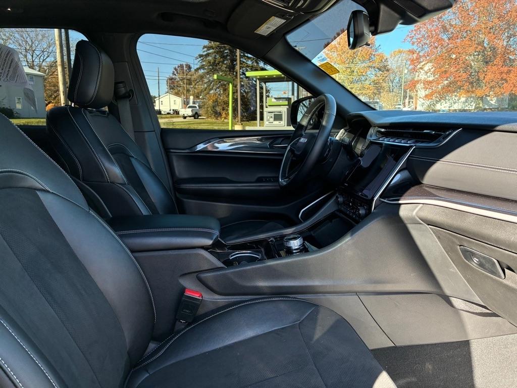Jeep Grand Cherokee Laredo 4WD 2022