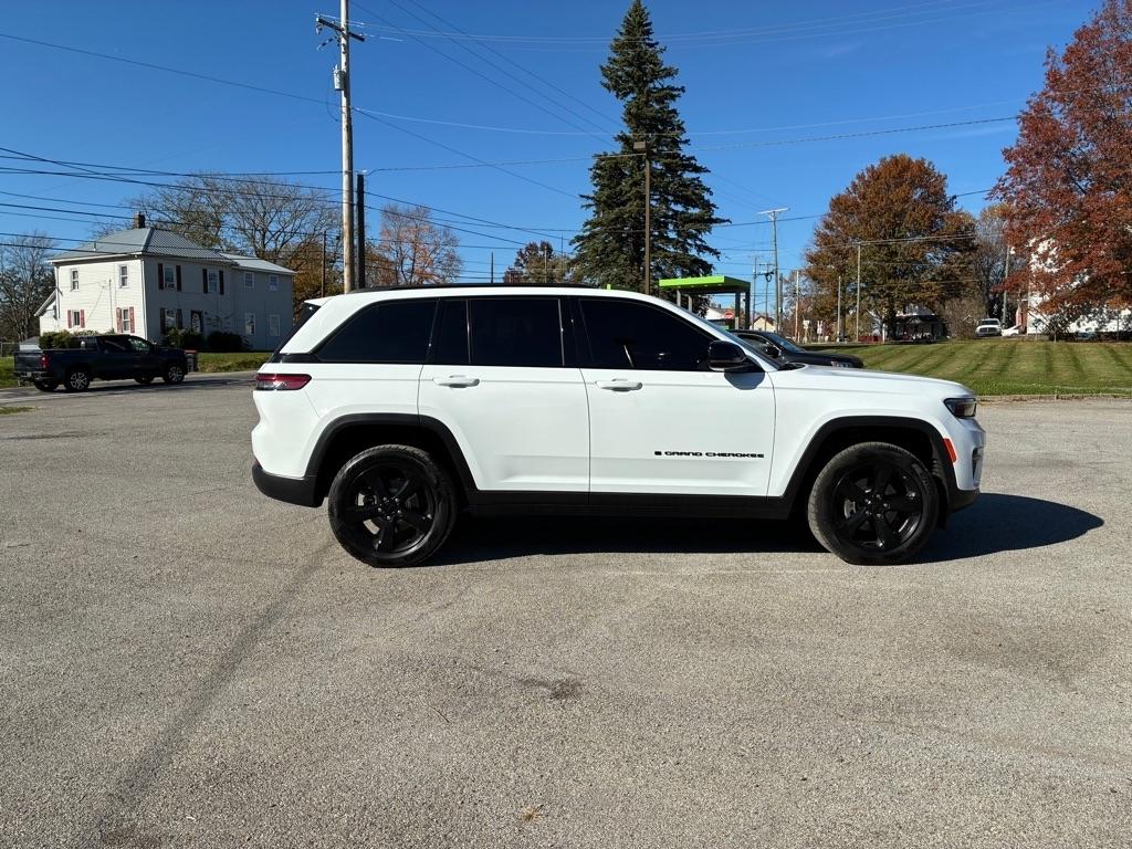 Jeep Grand Cherokee Laredo 4WD 2022
