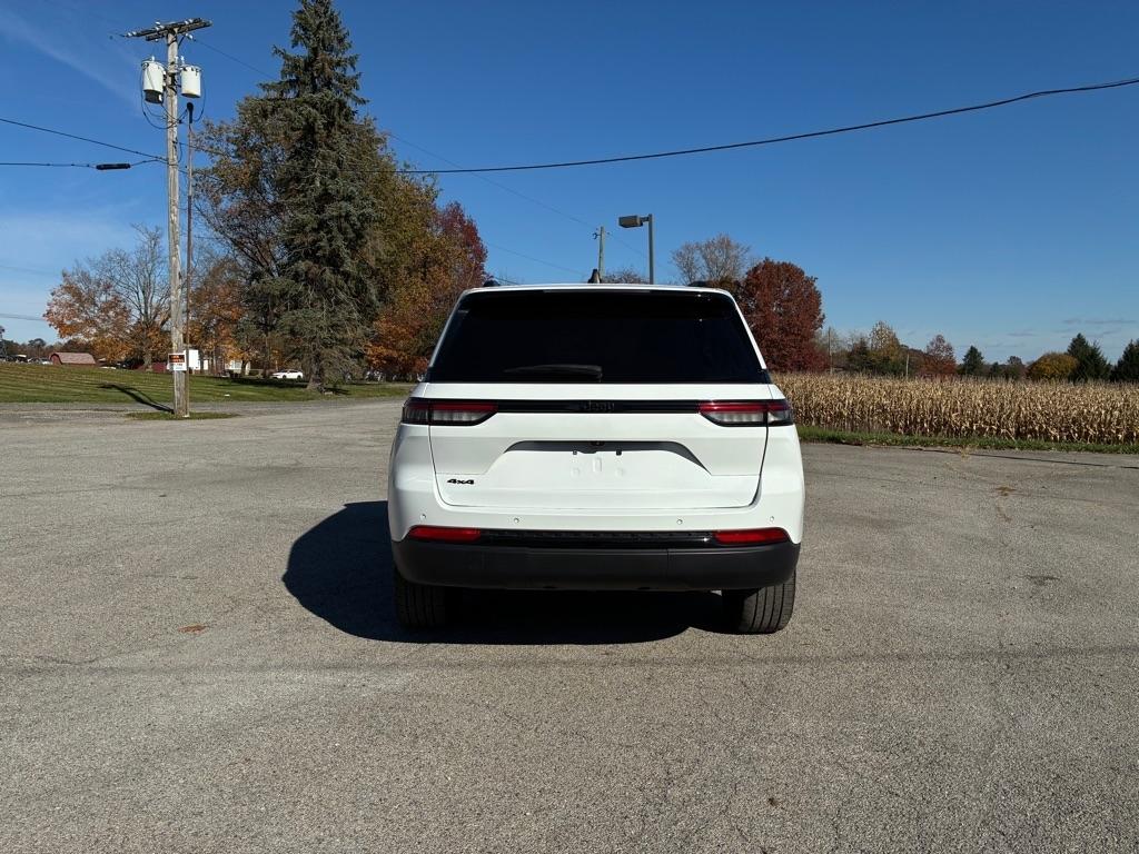 Jeep Grand Cherokee Laredo 4WD 2022