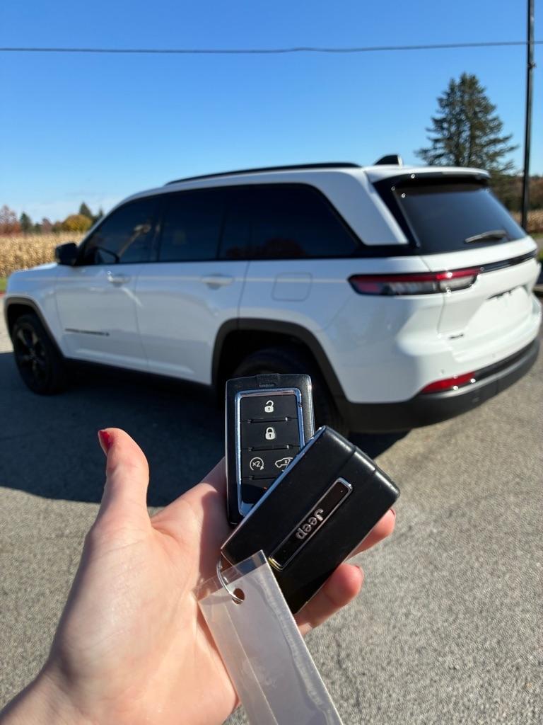 Jeep Grand Cherokee Laredo 4WD 2022