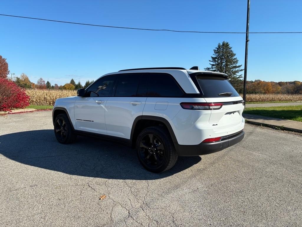 Jeep Grand Cherokee Laredo 4WD 2022