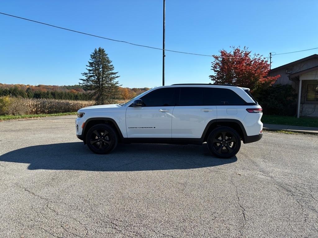 Jeep Grand Cherokee Laredo 4WD 2022