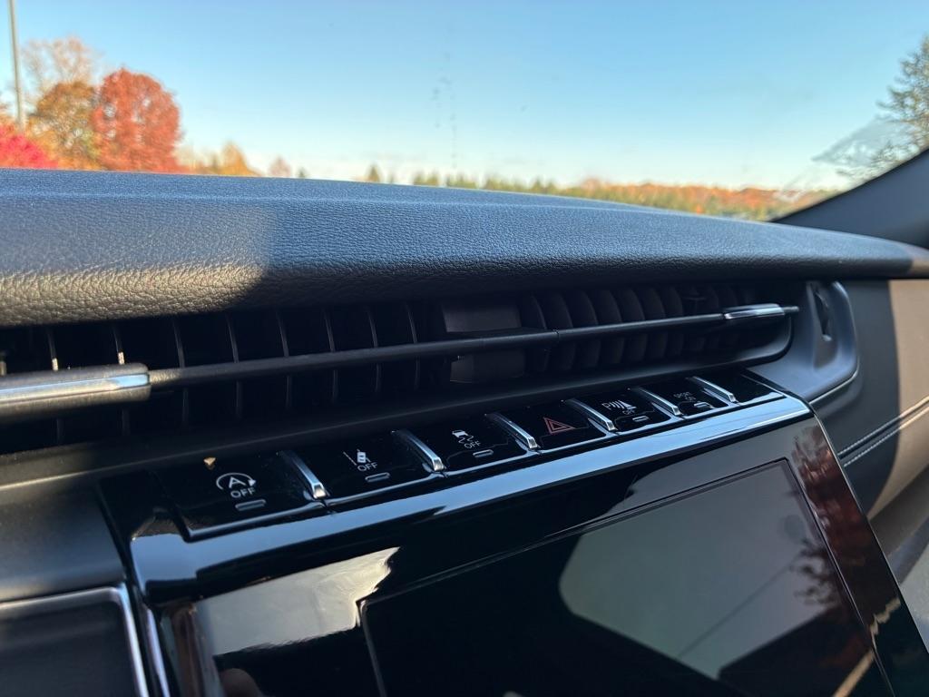 Jeep Grand Cherokee Laredo 4WD 2022