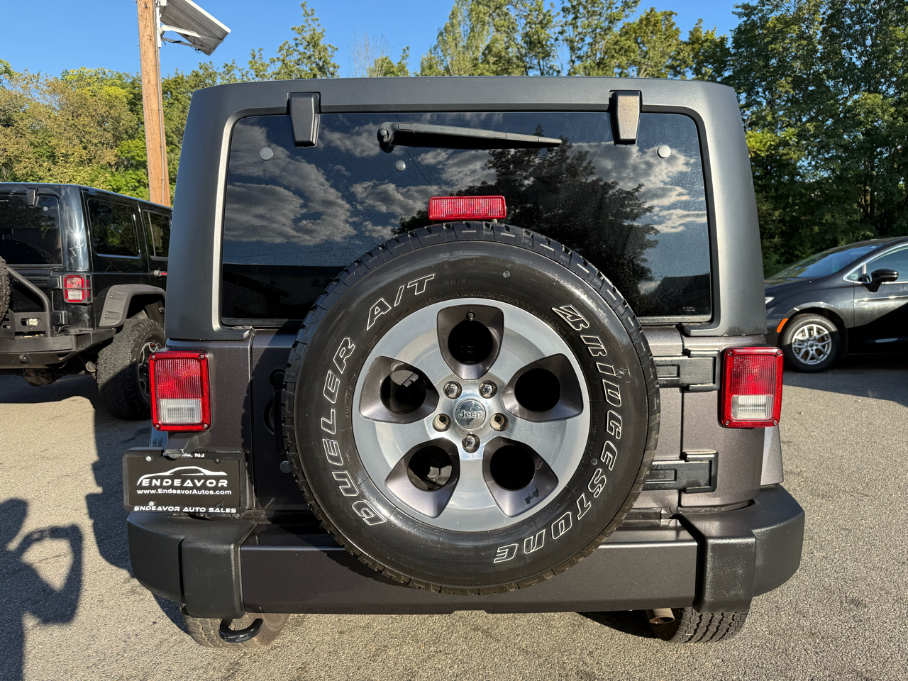Jeep Wrangler Unlimited Sahara 4WD 2016 Jeep Wrangler Unlimited Sahara 4WD 2016