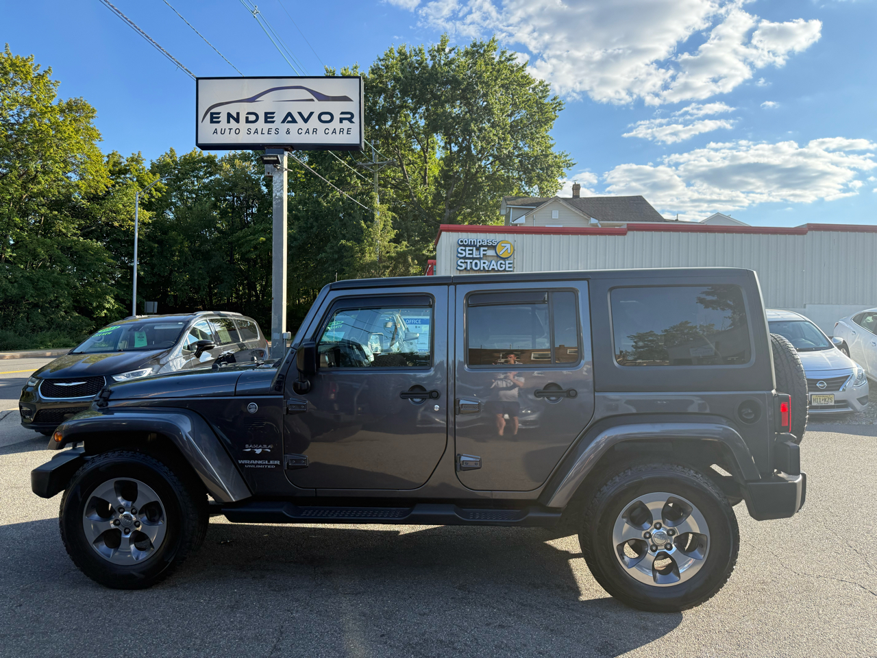 Jeep Wrangler Unlimited Sahara 4WD 2016 Jeep Wrangler Unlimited Sahara 4WD 2016