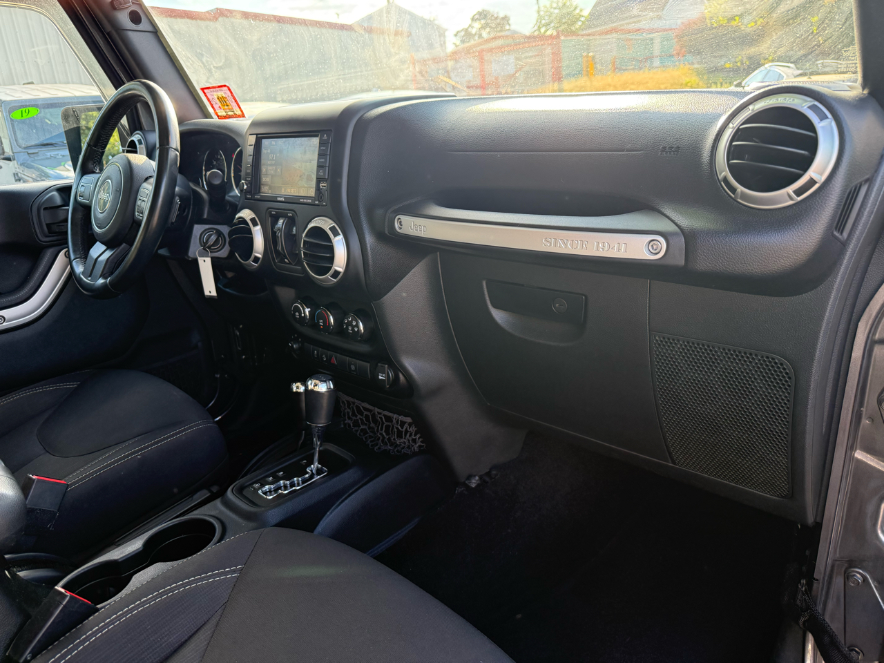 Jeep Wrangler Unlimited Sahara 4WD 2016 Jeep Wrangler Unlimited Sahara 4WD 2016