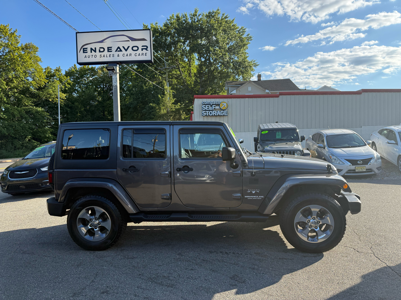 Jeep Wrangler Unlimited Sahara 4WD 2016 Jeep Wrangler Unlimited Sahara 4WD 2016