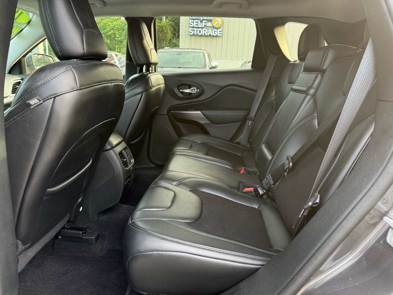 2019 Jeep Cherokee Latitude photo 10