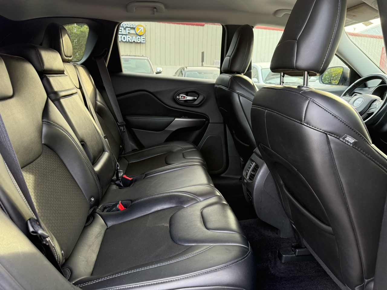 2019 Jeep Cherokee Latitude photo 9