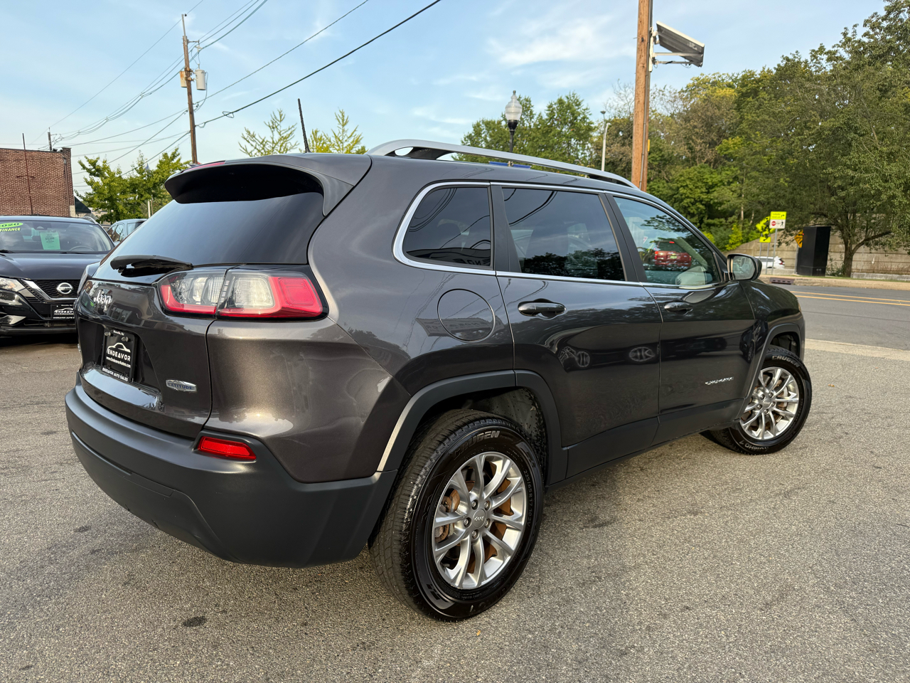 2019 Jeep Cherokee Latitude photo 2