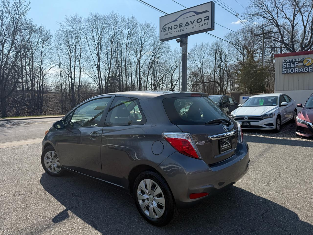 Toyota Yaris L 3-Door AT 2014