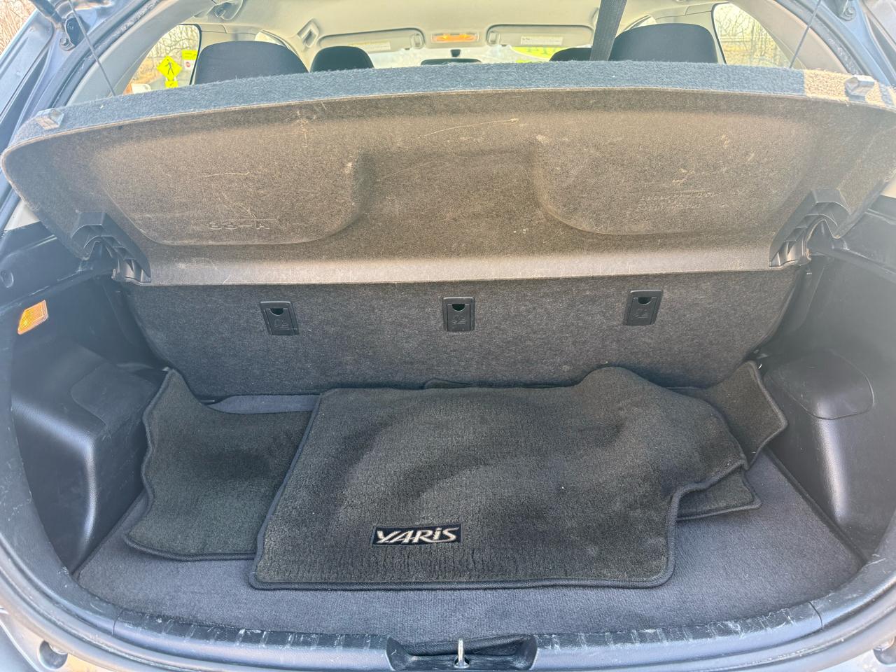 Toyota Yaris L 3-Door AT 2014