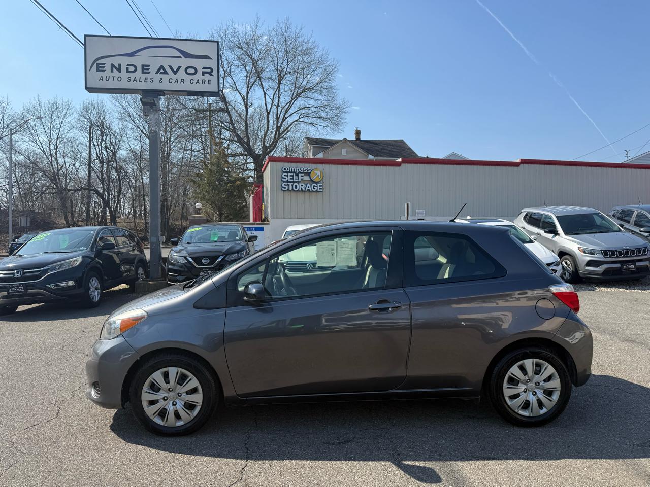 Toyota Yaris L 3-Door AT 2014