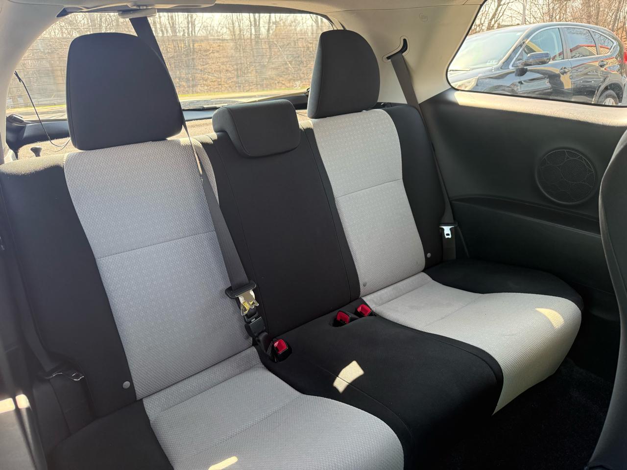 Toyota Yaris L 3-Door AT 2014