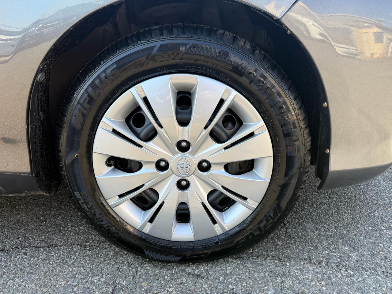 Toyota Yaris L 3-Door AT 2014