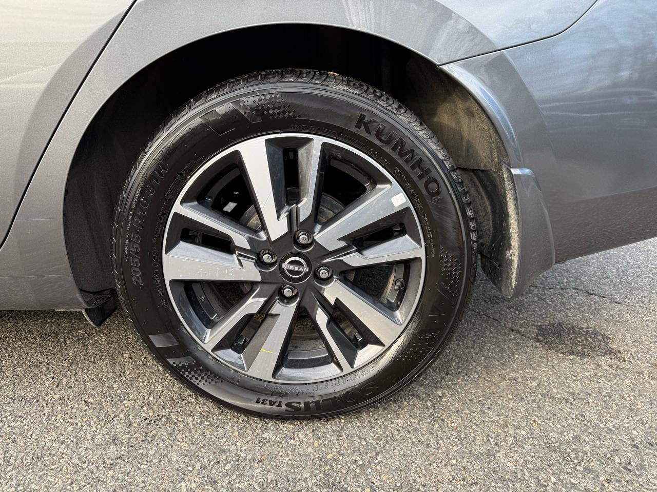 Nissan Versa SV 2024