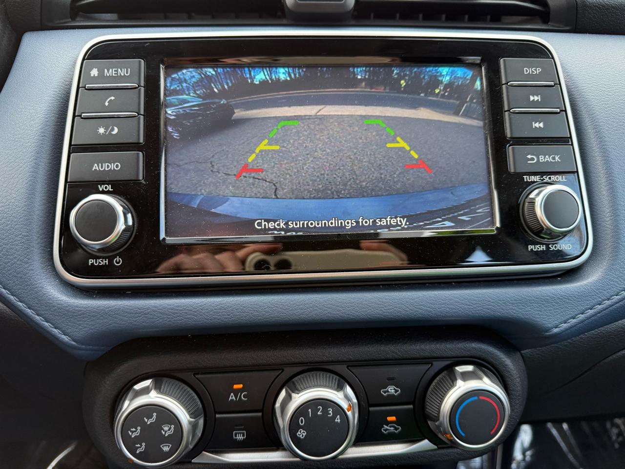 Nissan Versa SV 2024