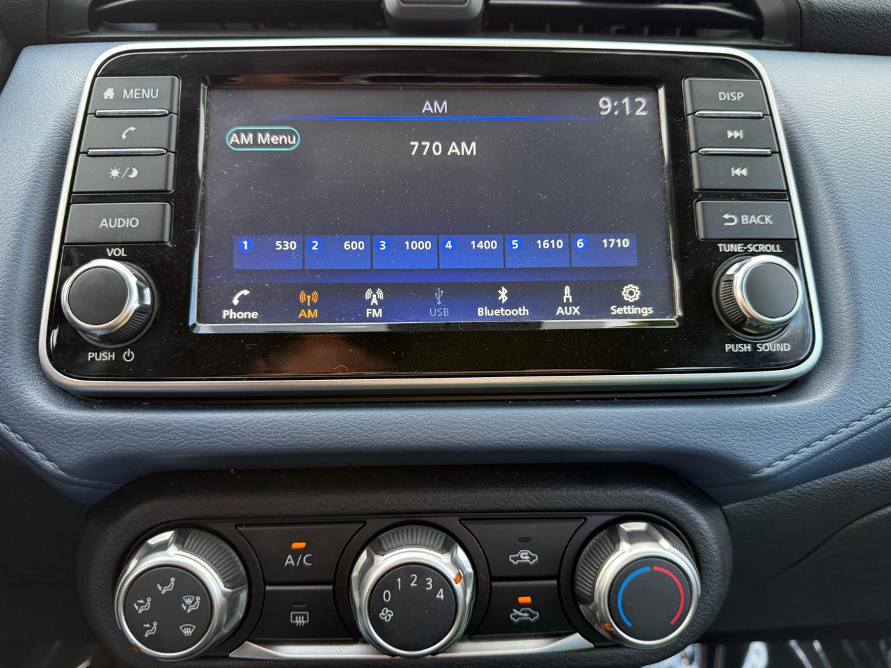 Nissan Versa SV 2024