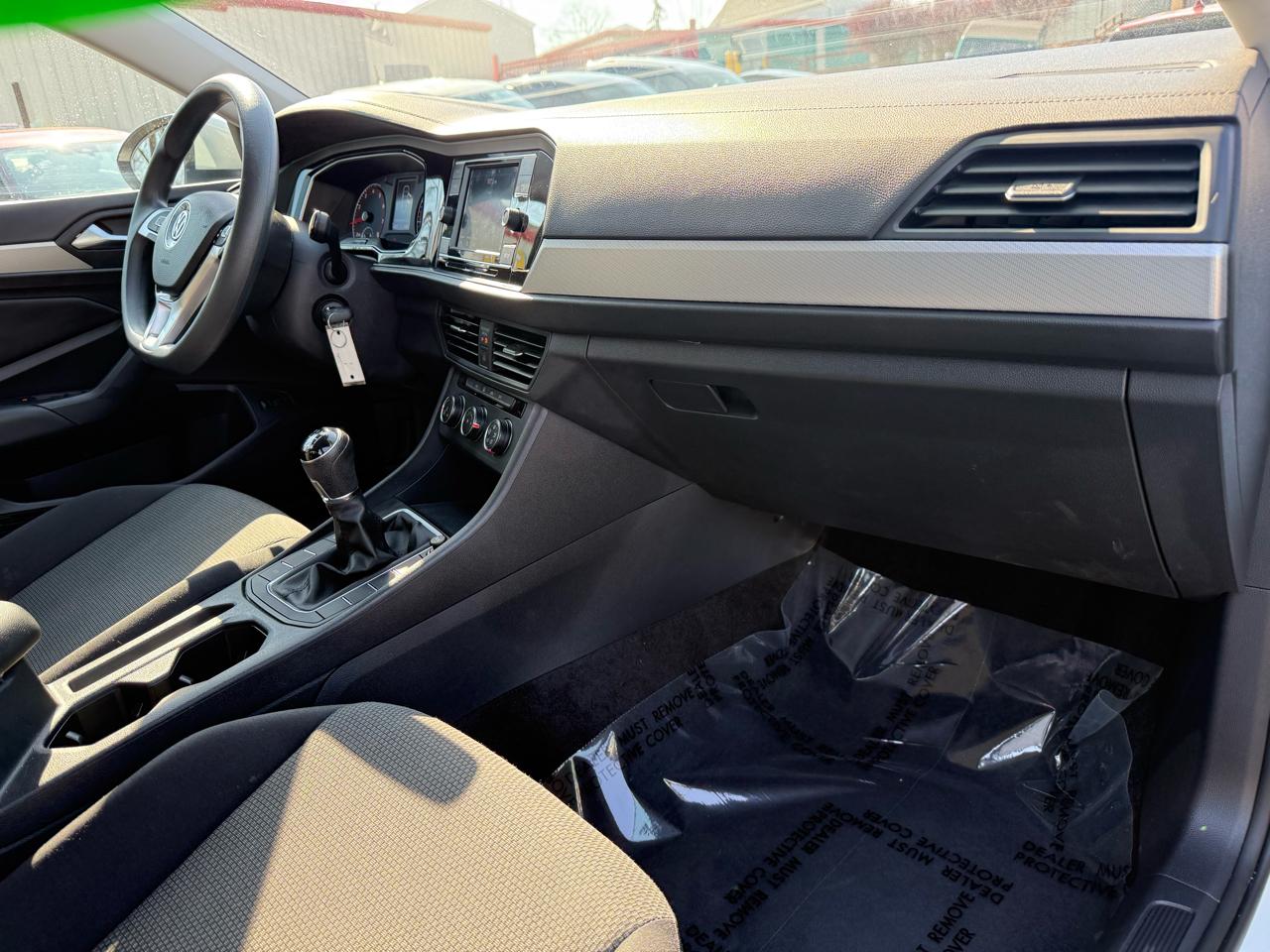 Volkswagen Jetta 1.4T S 6M 2019