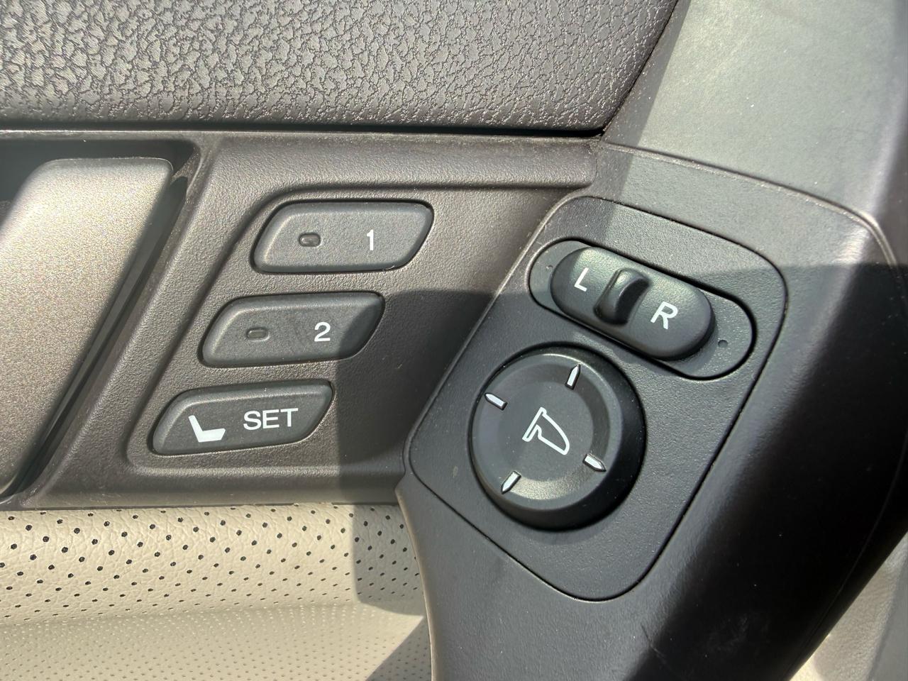 Acura TSX 5-Speed AT with Tech Package 2010