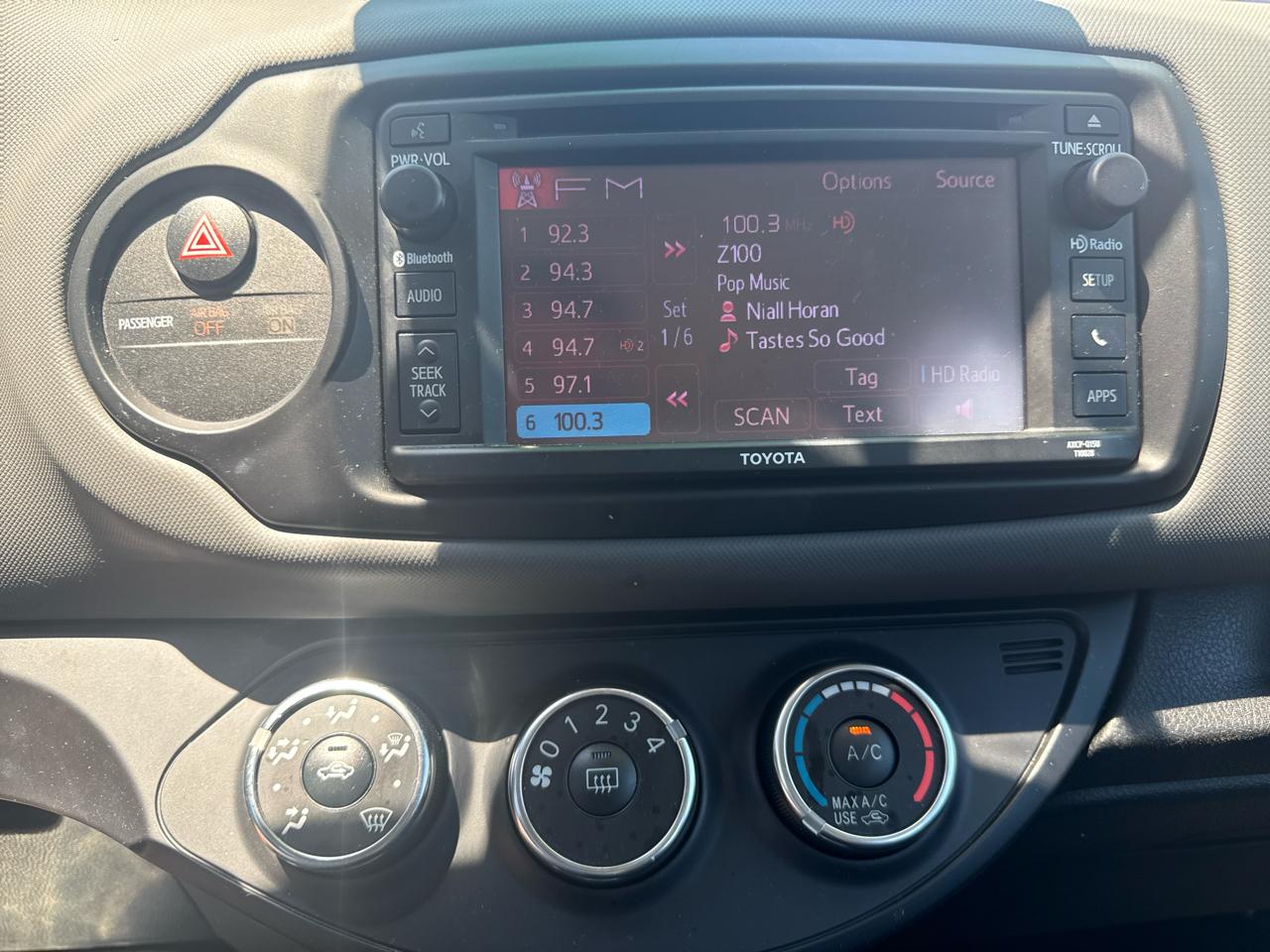 Toyota Yaris SE 5-Door AT 2016