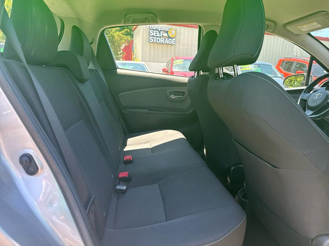 Toyota Yaris SE 5-Door AT 2016