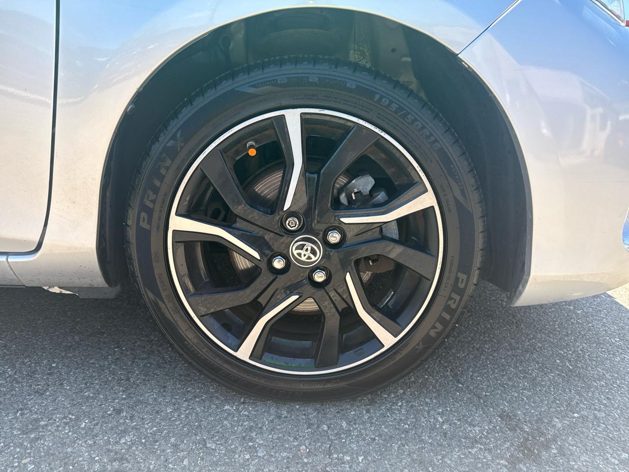 Toyota Yaris SE 5-Door AT 2016