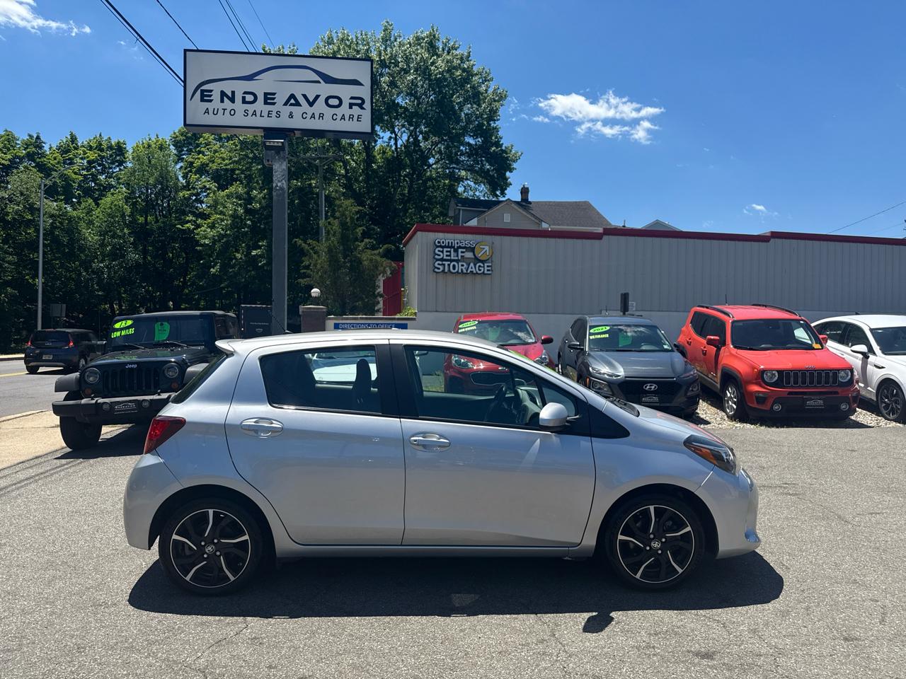 Toyota Yaris SE 5-Door AT 2016