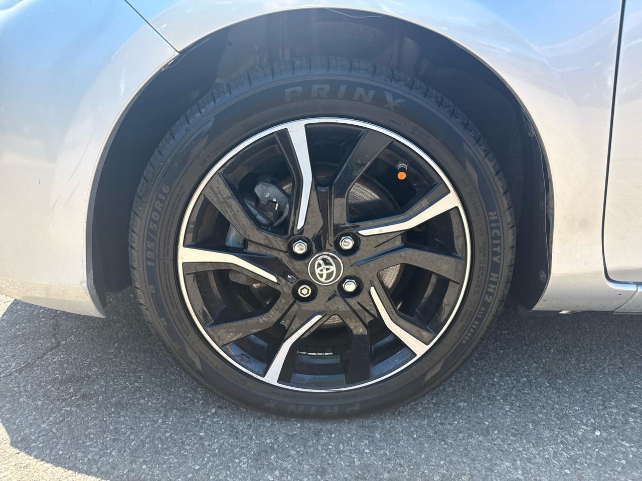 Toyota Yaris SE 5-Door AT 2016