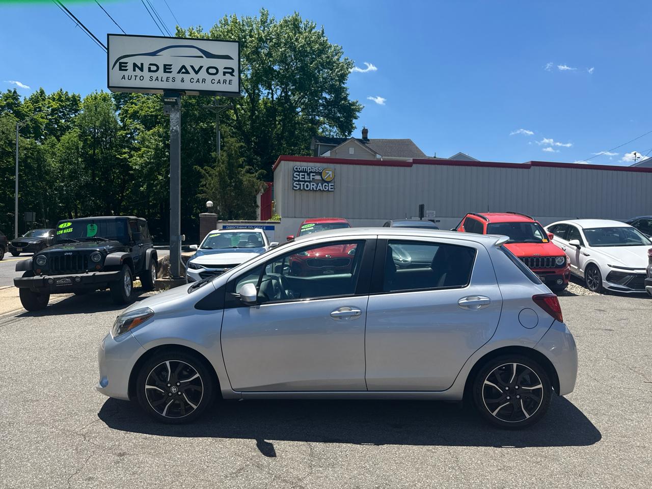 Toyota Yaris SE 5-Door AT 2016