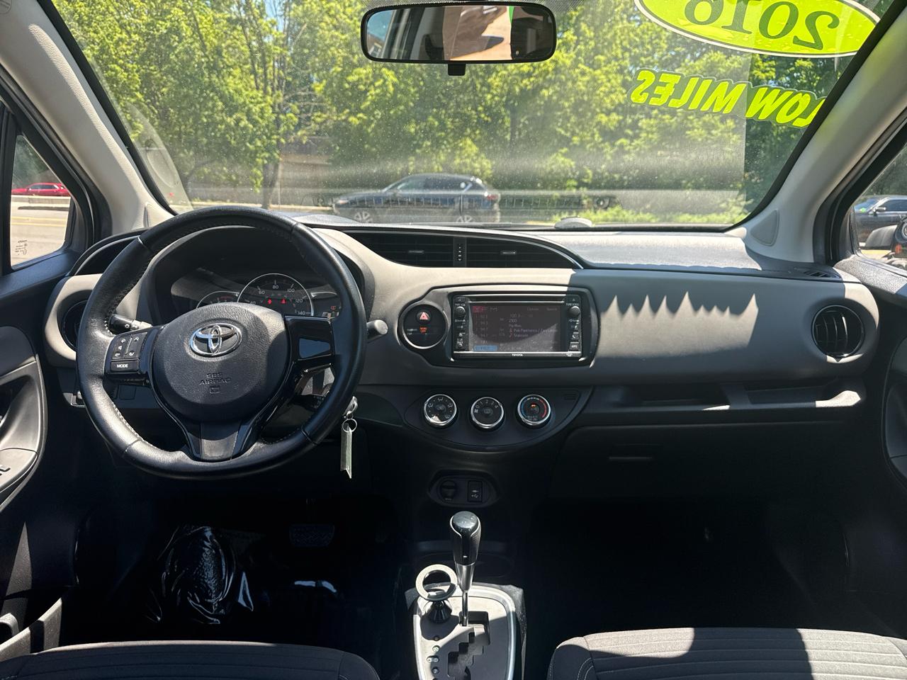 Toyota Yaris SE 5-Door AT 2016