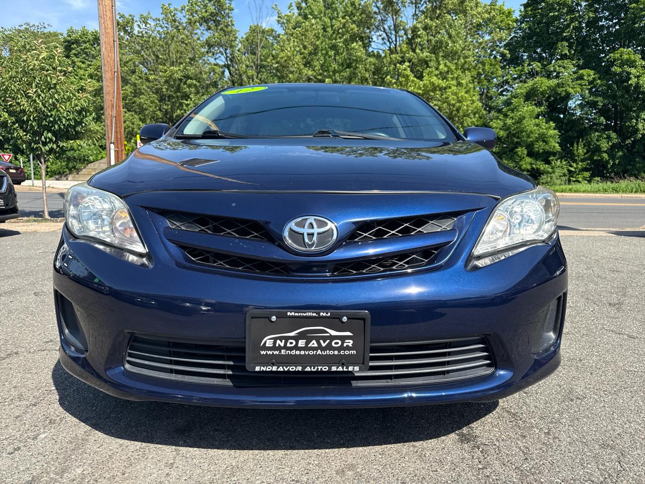 Toyota Corolla LE 4-Speed AT 2012