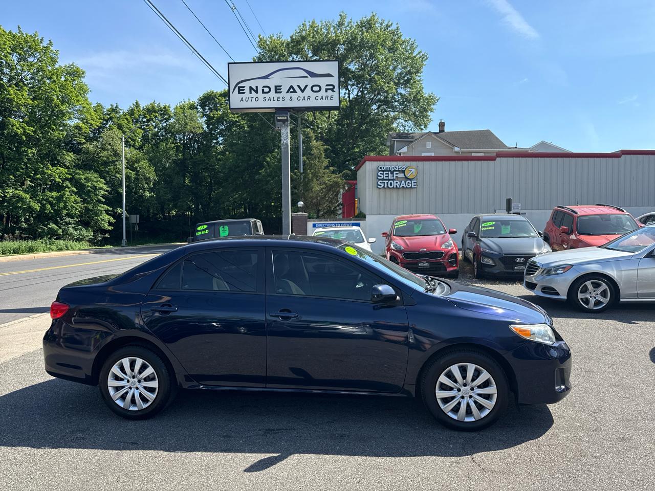 Toyota Corolla LE 4-Speed AT 2012