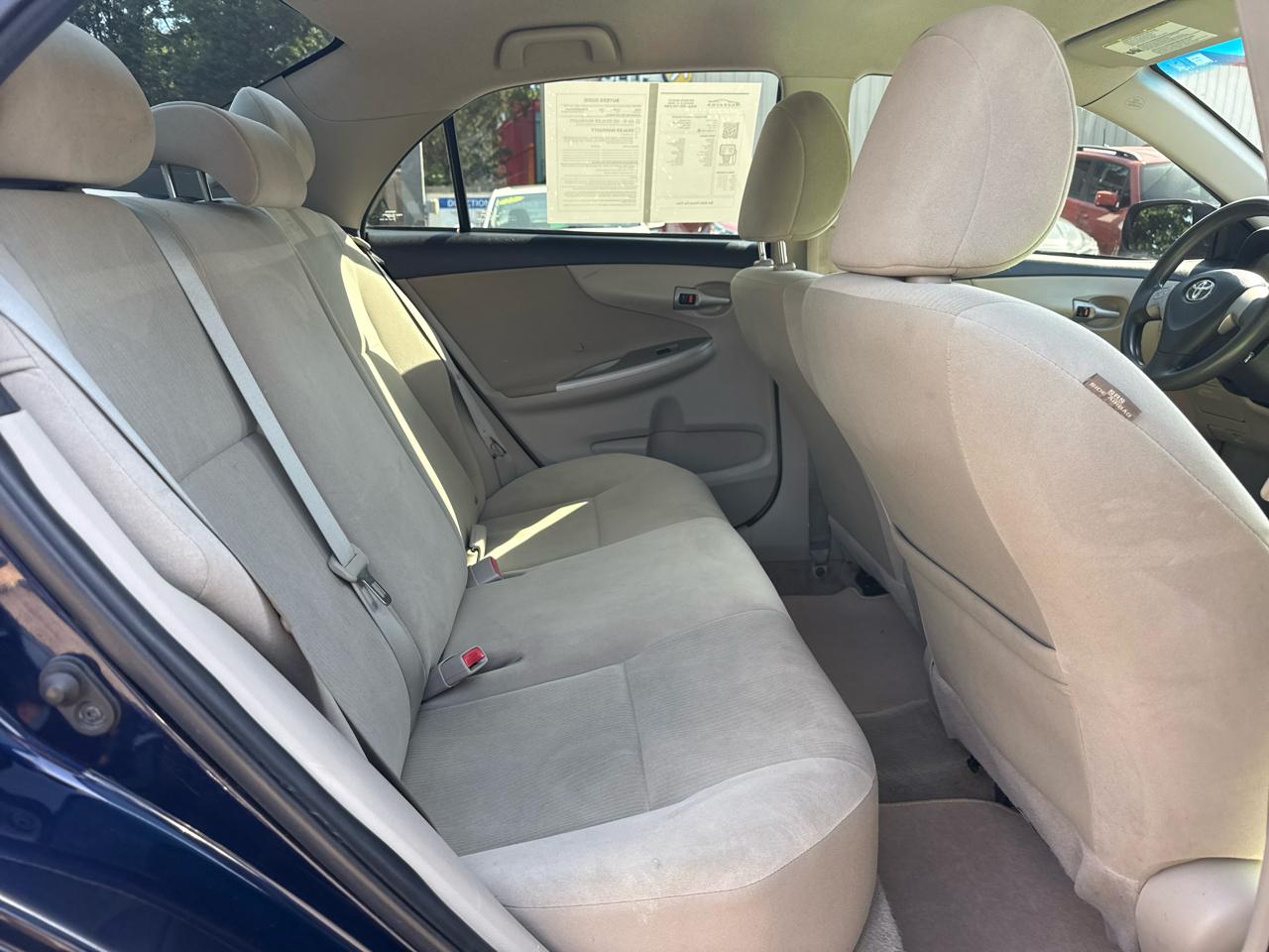 Toyota Corolla LE 4-Speed AT 2012