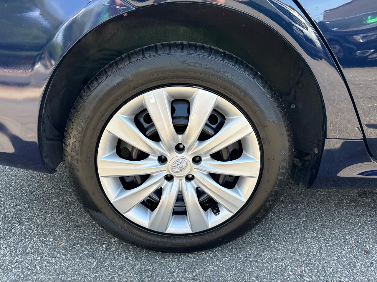 Toyota Corolla LE 4-Speed AT 2012