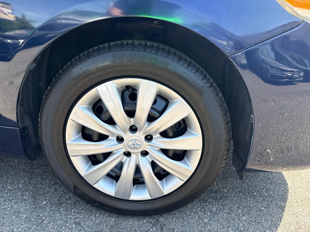 Toyota Corolla LE 4-Speed AT 2012