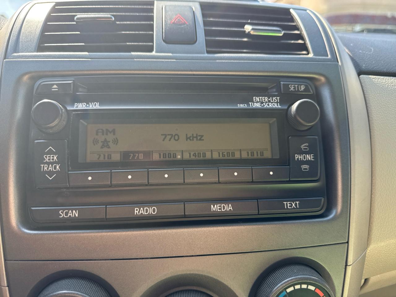 Toyota Corolla LE 4-Speed AT 2012