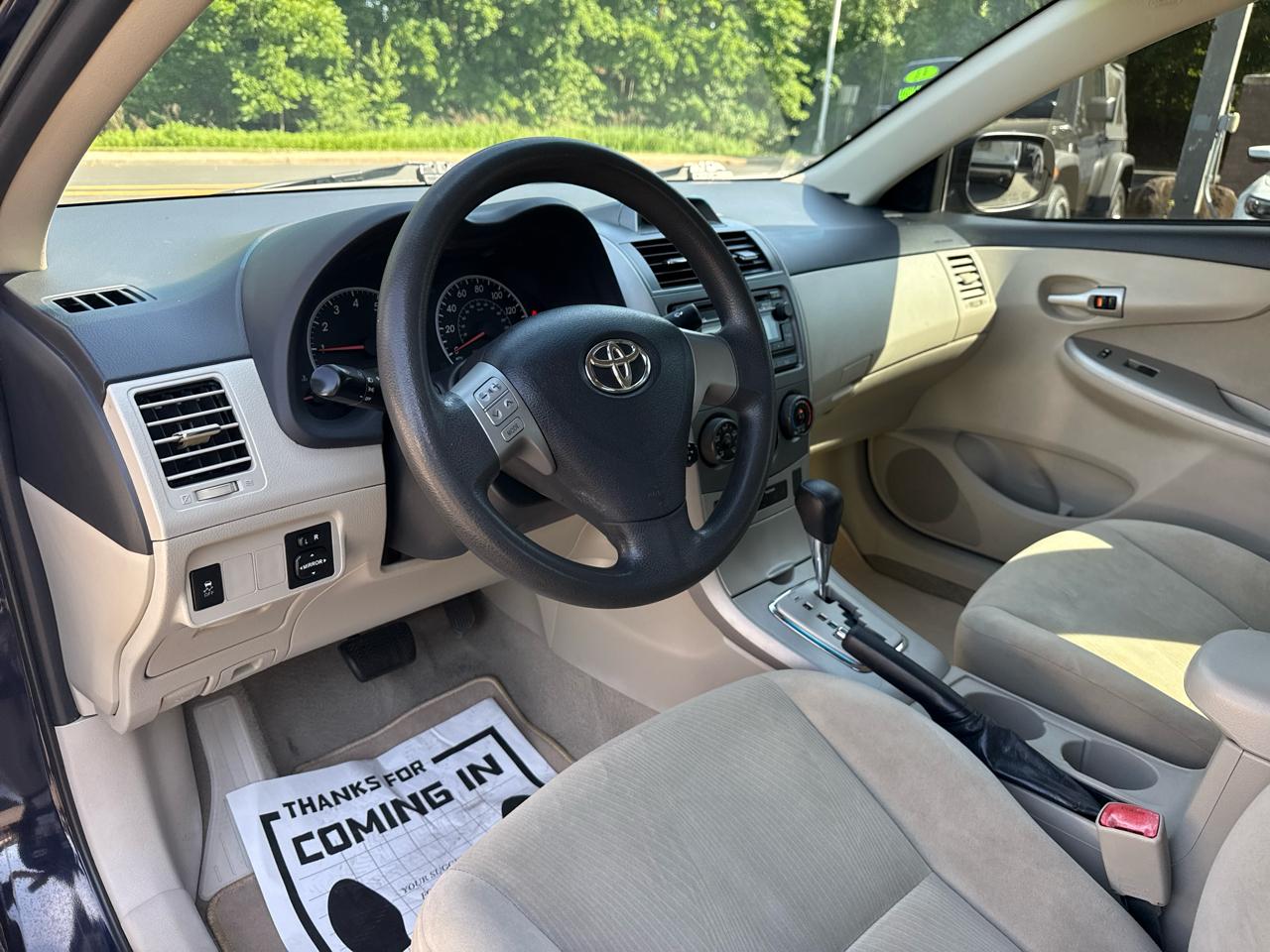 Toyota Corolla LE 4-Speed AT 2012