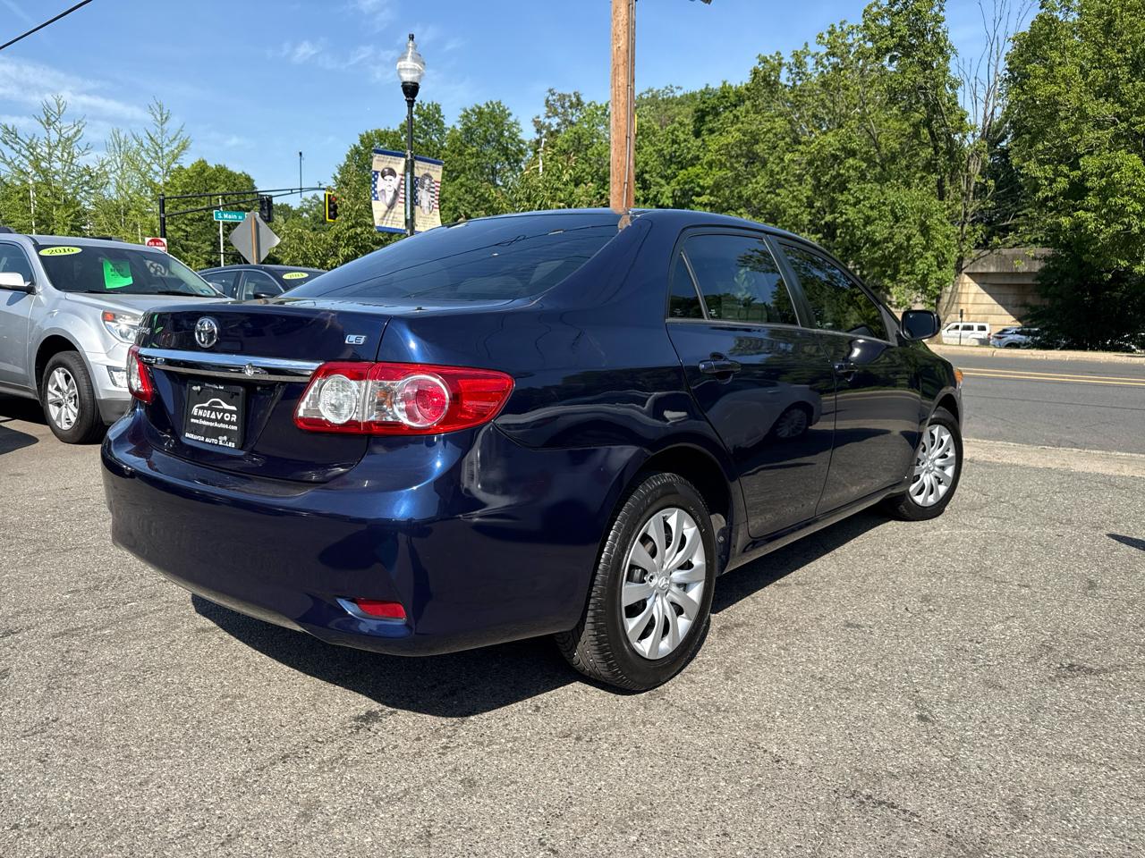 Toyota Corolla LE 4-Speed AT 2012