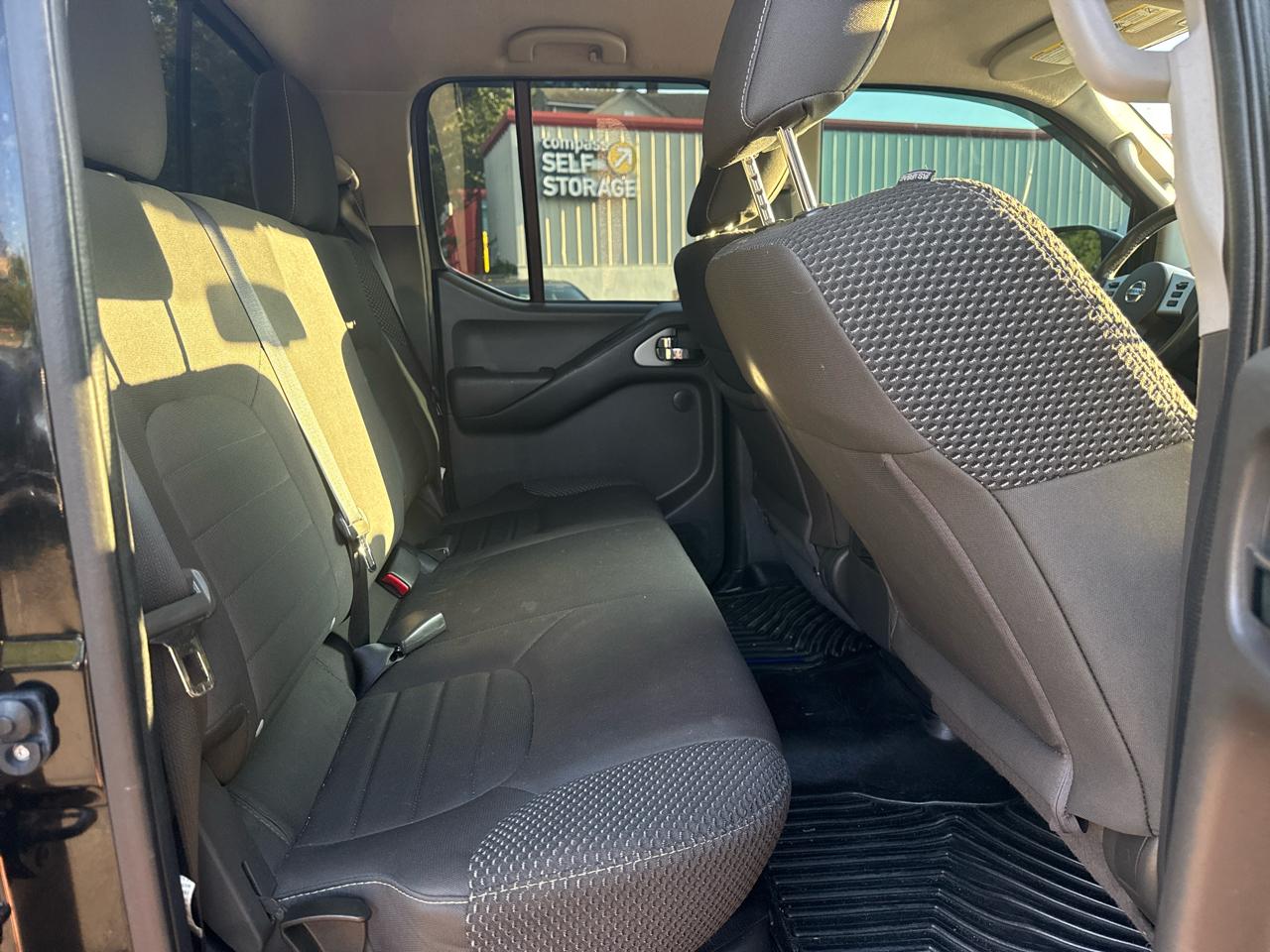 Nissan Frontier PRO-4X Crew Cab 5AT 4WD 2016