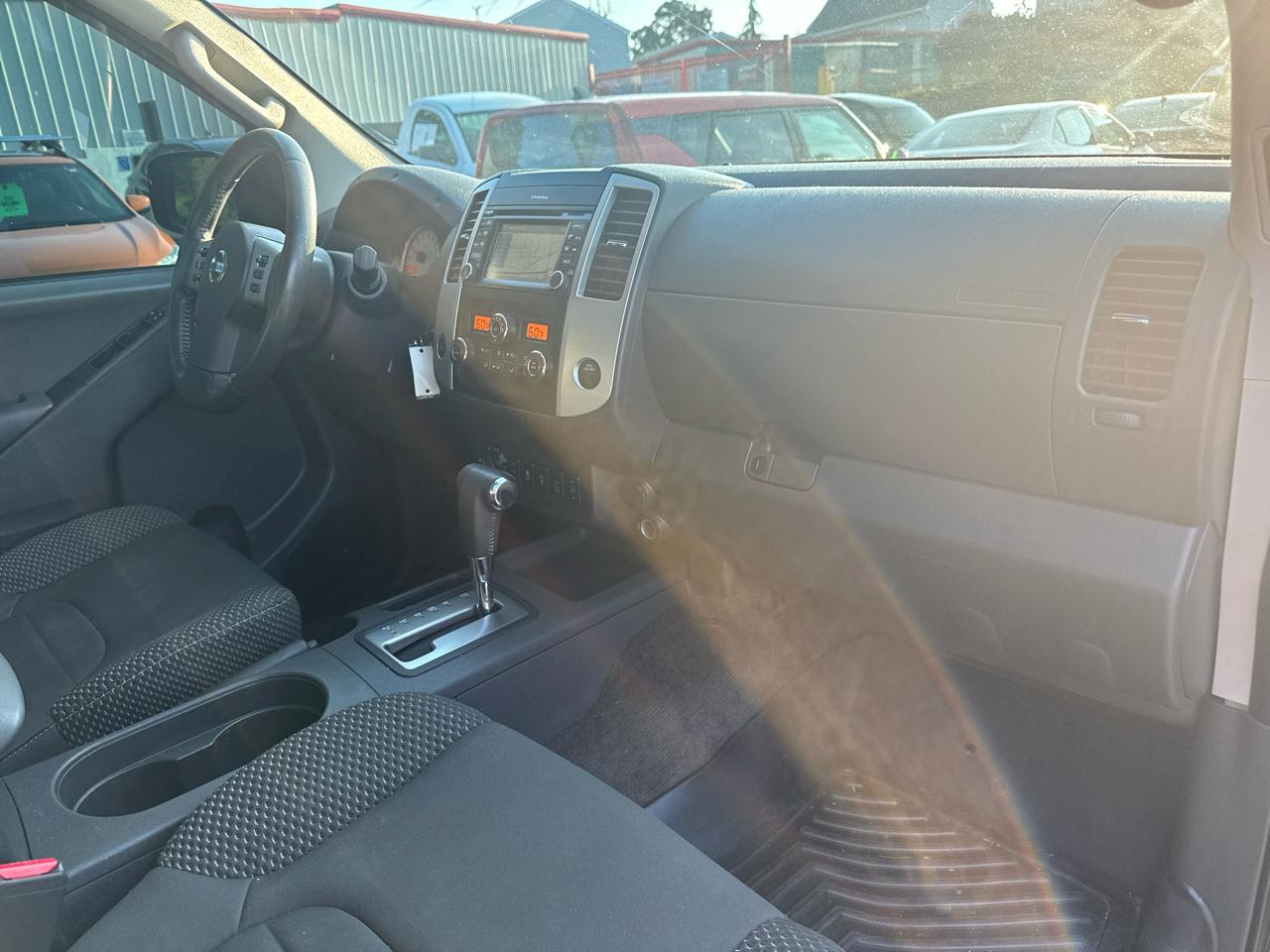 Nissan Frontier PRO-4X Crew Cab 5AT 4WD 2016