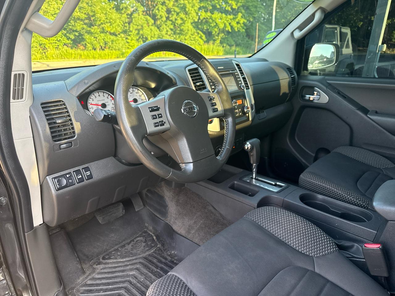 Nissan Frontier PRO-4X Crew Cab 5AT 4WD 2016