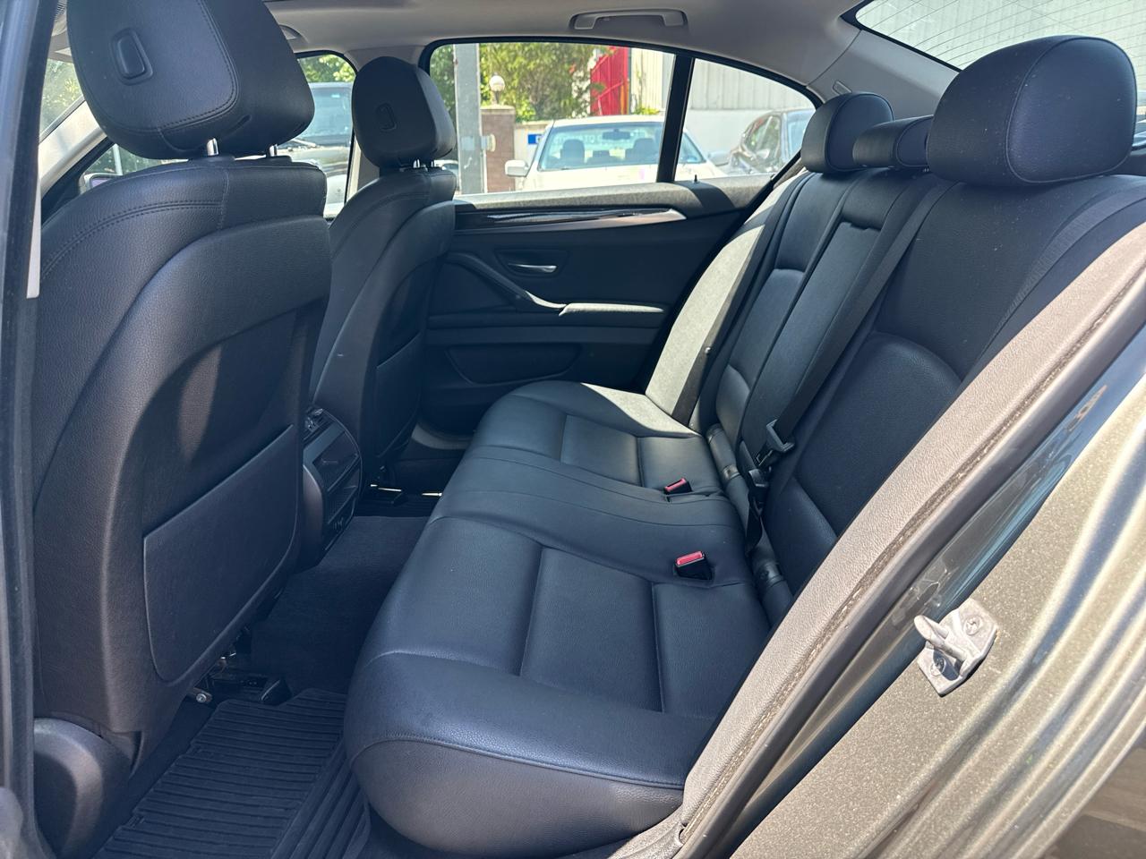 BMW 5-Series 528i xDrive 2014
