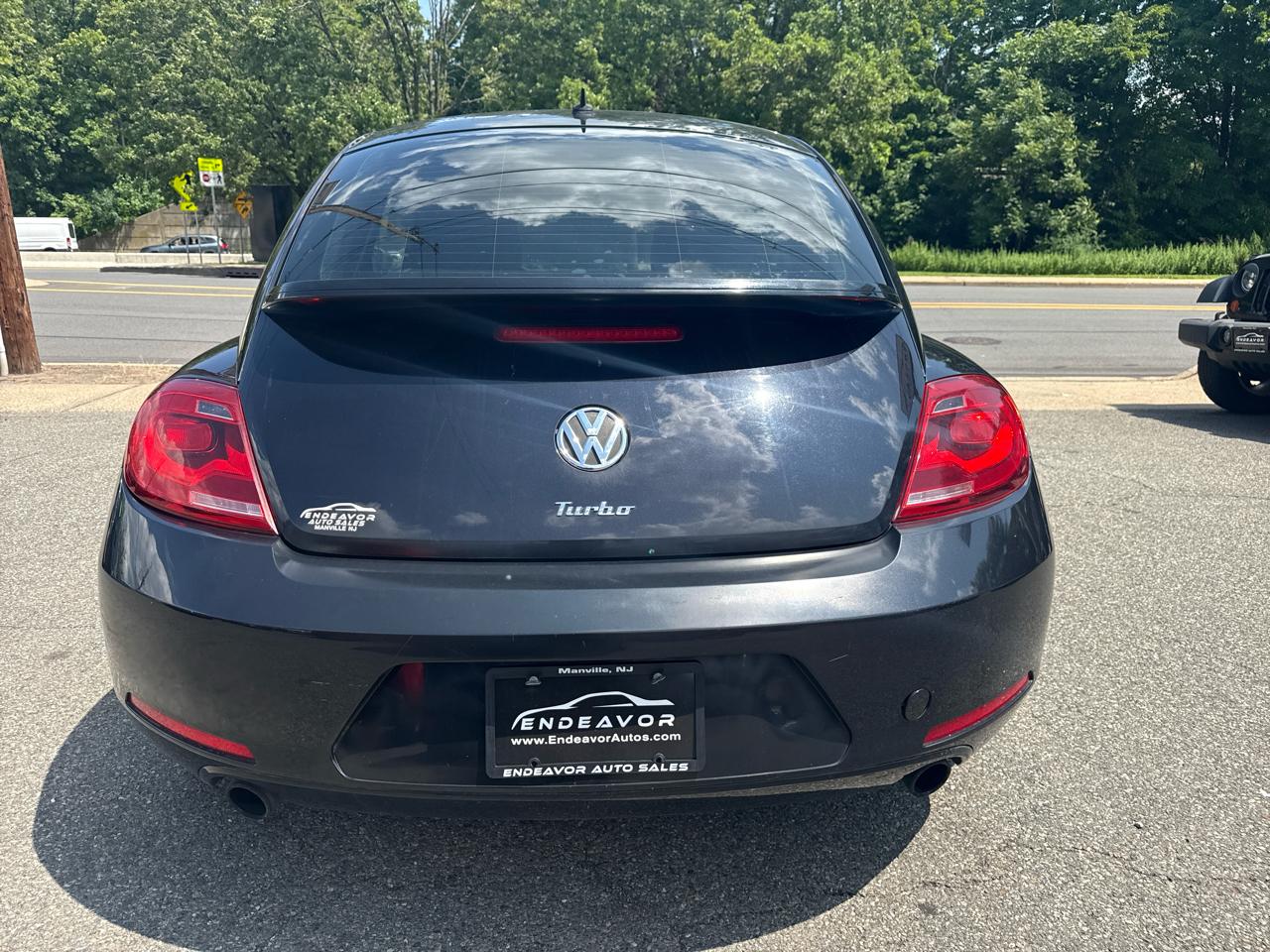 Volkswagen Beetle 2.0T Turbo 2012