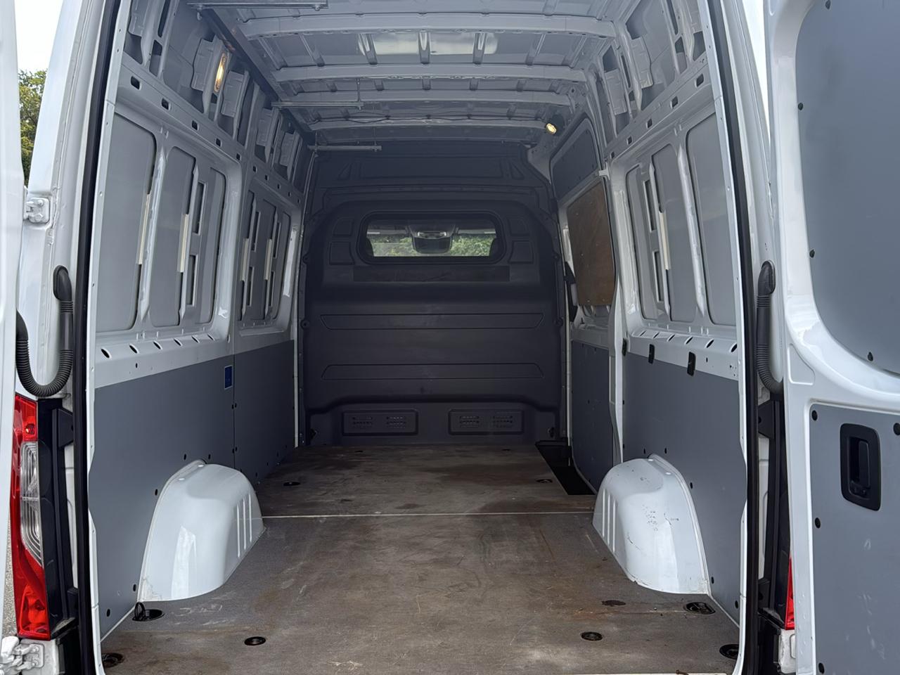 Mercedes-Benz Sprinter 2500 144-in. WB 2020