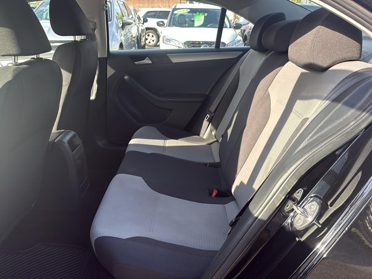 Volkswagen Jetta 1.4T S 6A 2017